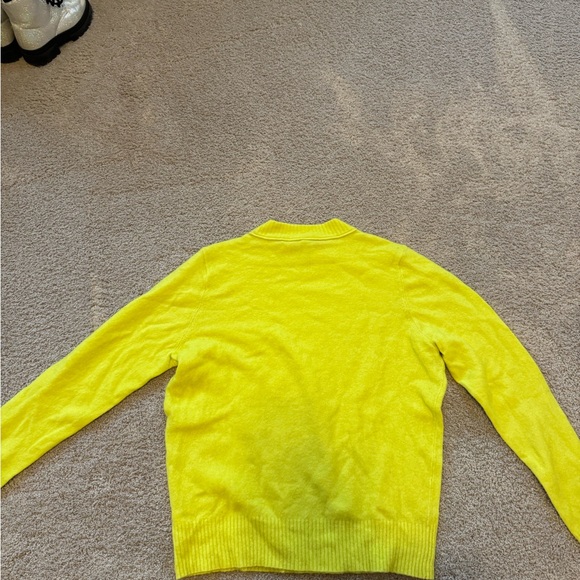 Yellow Sweater - Picture 3 of 3